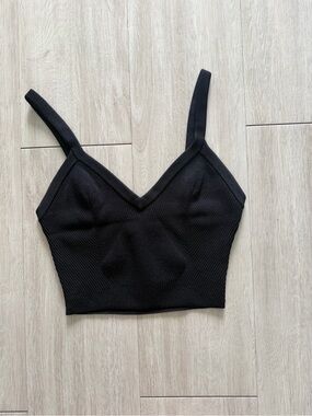Cuts Black Knit V-Neck Cropped Tank Top